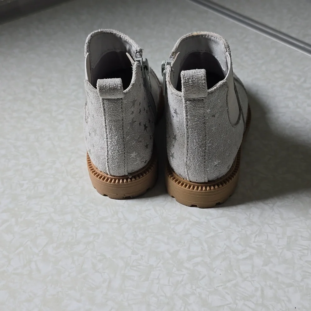 Toddler Grey Unicorn ankle boots Size 7‎